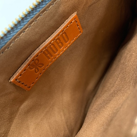 💙 HOBO Foray Large Wallet - Picture 11 of 12